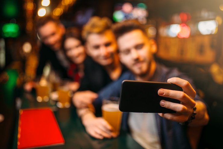 Dasbor multi-olahraga sama4d dengan panduan pasar